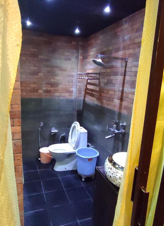 Hotel Madhuban Nainital Ngoại thất bức ảnh